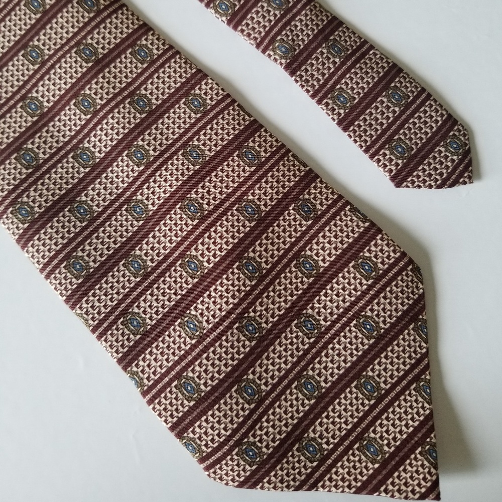 Claiborne Burgundy/Blue/Beige 100% Silk Men's Tie